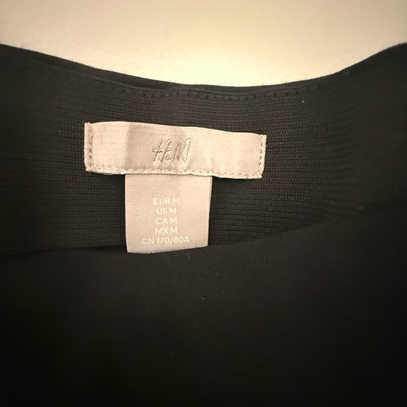 H&M Classic Black cropped trousers - Picture 2 of 3